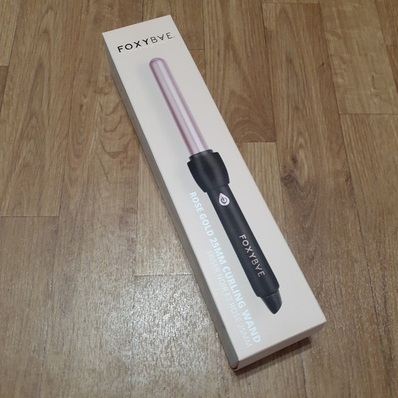 FoxyBae Other - NEW FoxyBae | 25mm curling wand
